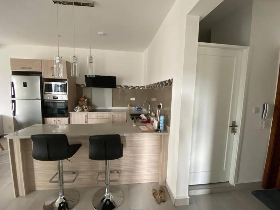Stylish & Luxury 2-Bed Parkside Apart With Pool Vacoas-Phoenix Eksteriør billede